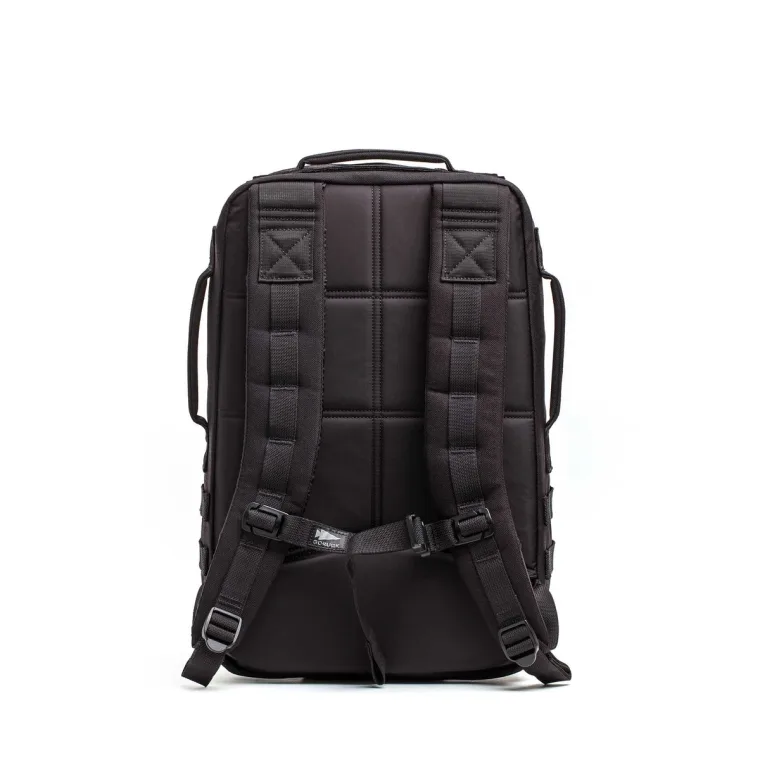 Back panel of the Rucker 5.0 showing dual density padded shoulder straps, sternum strap and the lumbar pad