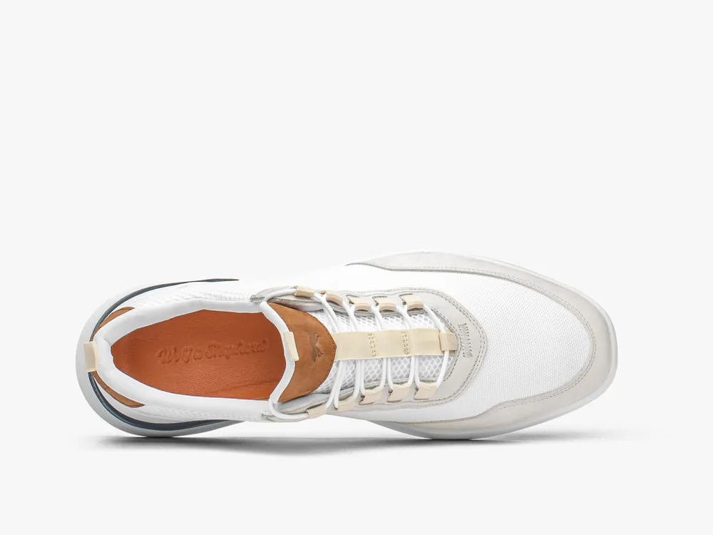 Top-down view of the Crossover Victory Trainer showing the contoured memory foam footbed